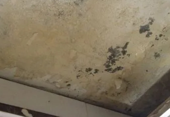 岚皋阳台漏水维修公司分享下岚皋卫生间渗水维修需要注意哪些问题。